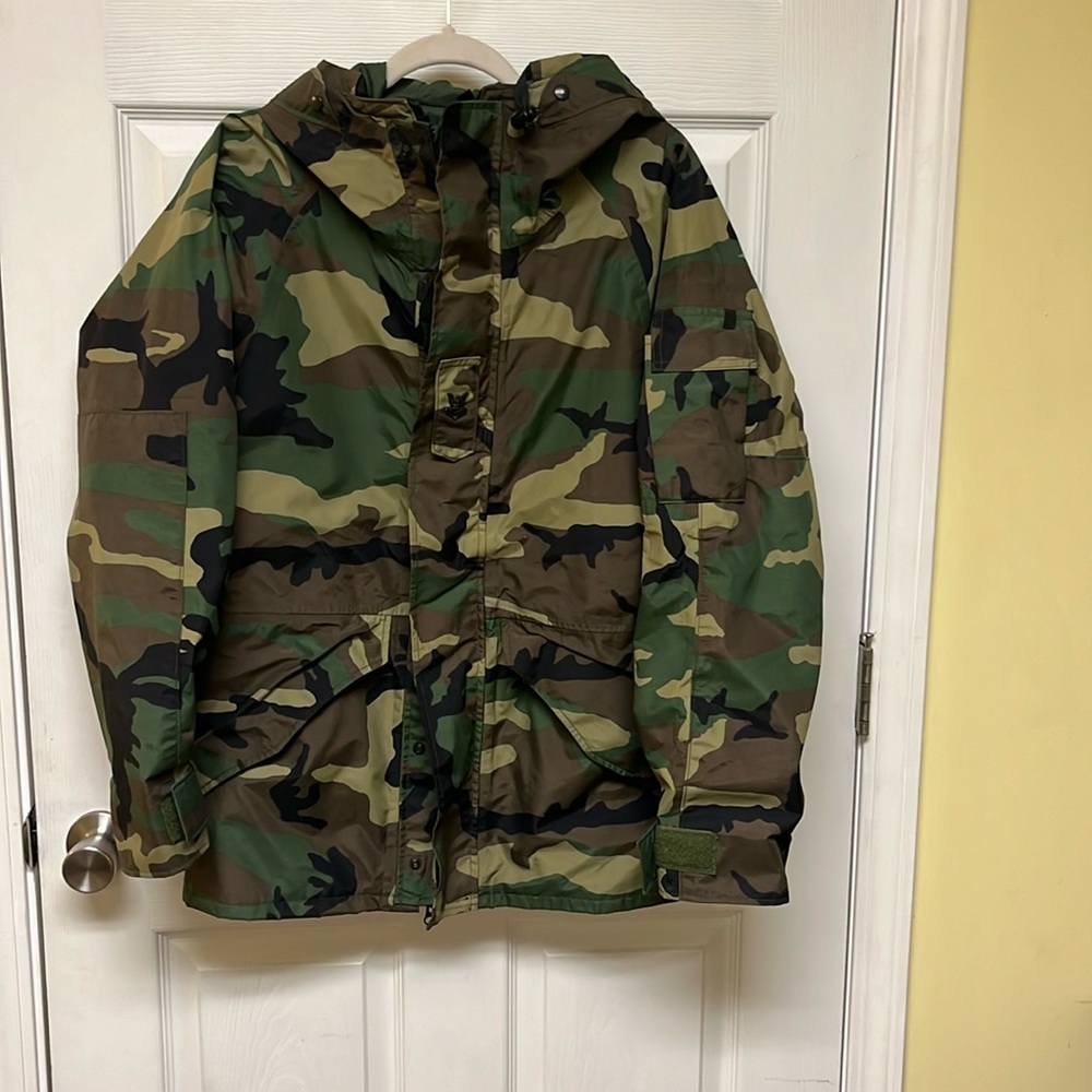 Camo jacket and bucket hat